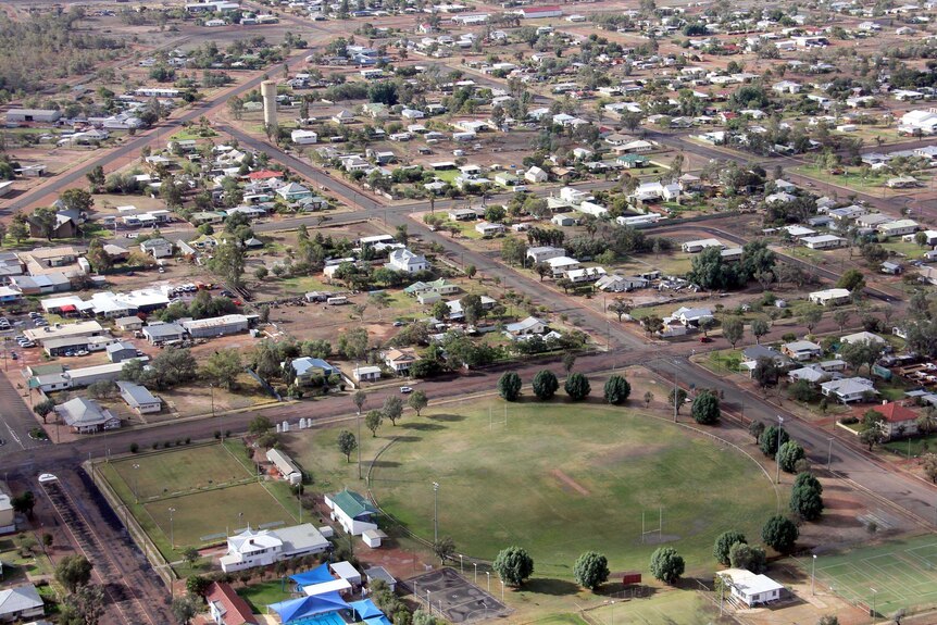 Cunnamulla with John Kerr Park in the foreground.