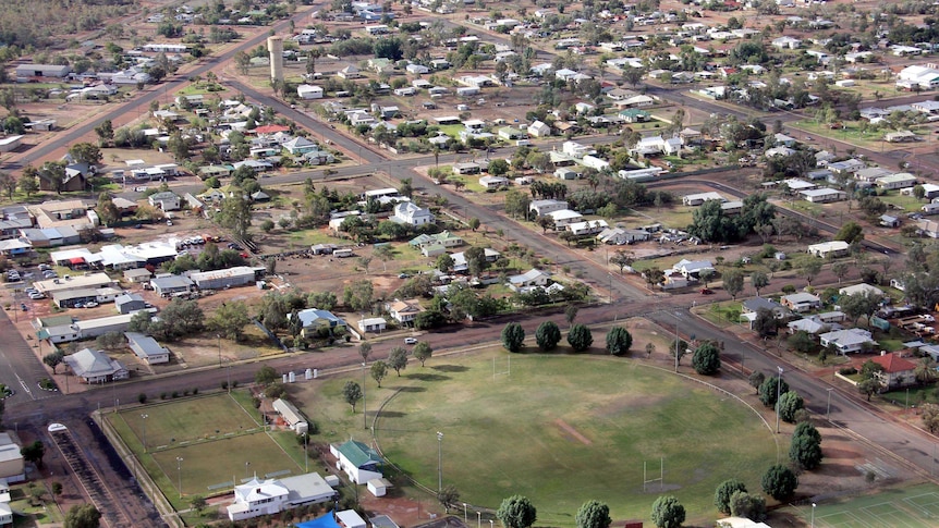 Cunnamulla with John Kerr Park in the foreground.
