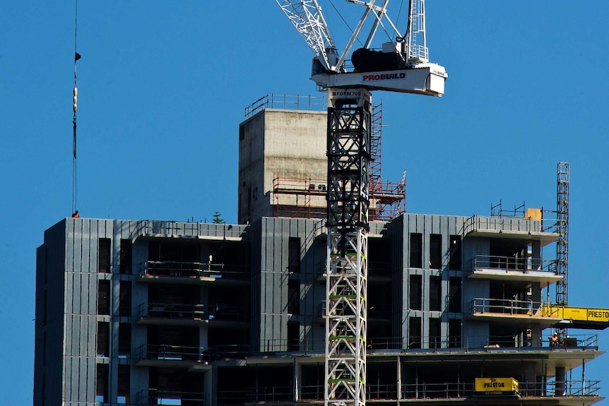 Crane on a Melbourne Southbank apartment building construction site