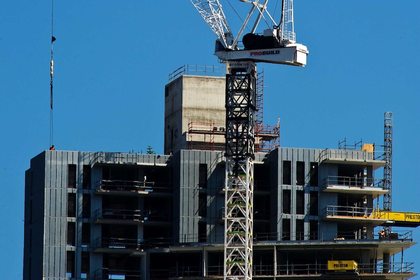 Crane on a Melbourne Southbank apartment building construction site.