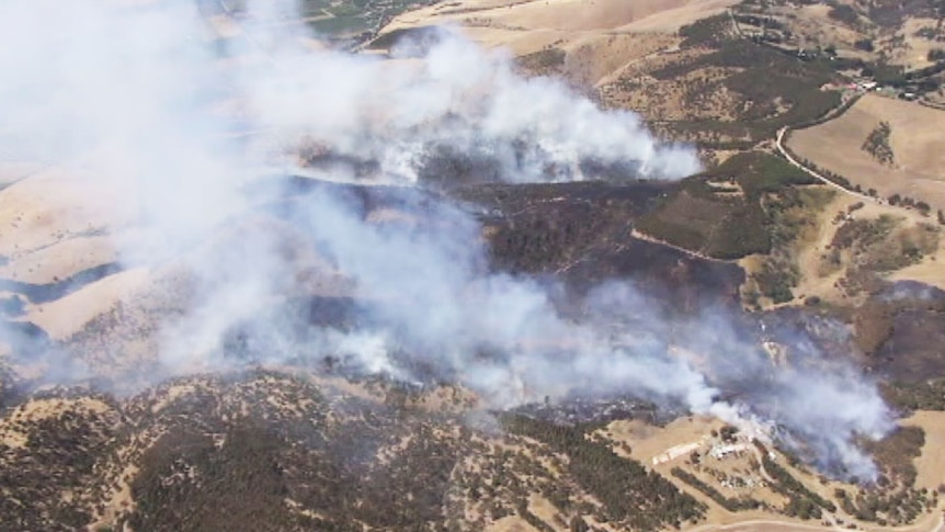 Fire in scrub at Sellicks Hill