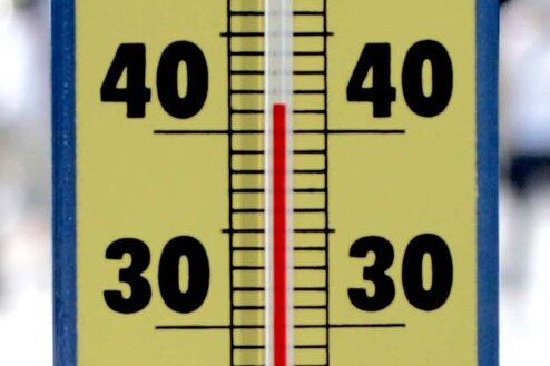 Thermometer recording above 40 degree temperature