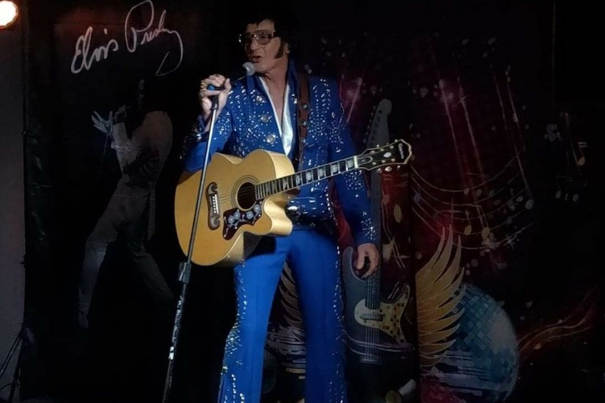Rod Toovey Elvis tribute performer in blue suit