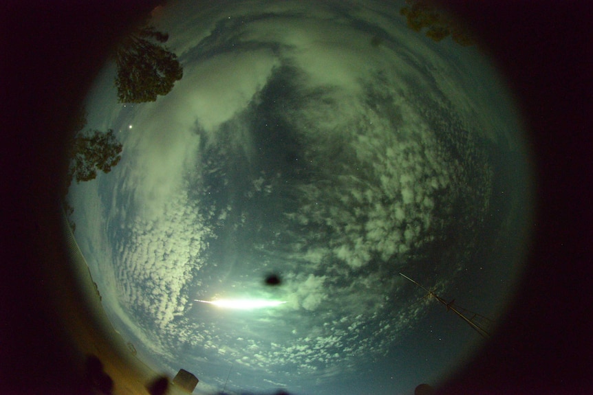 Fireball caused by meteorite captured by Perenjori Camera