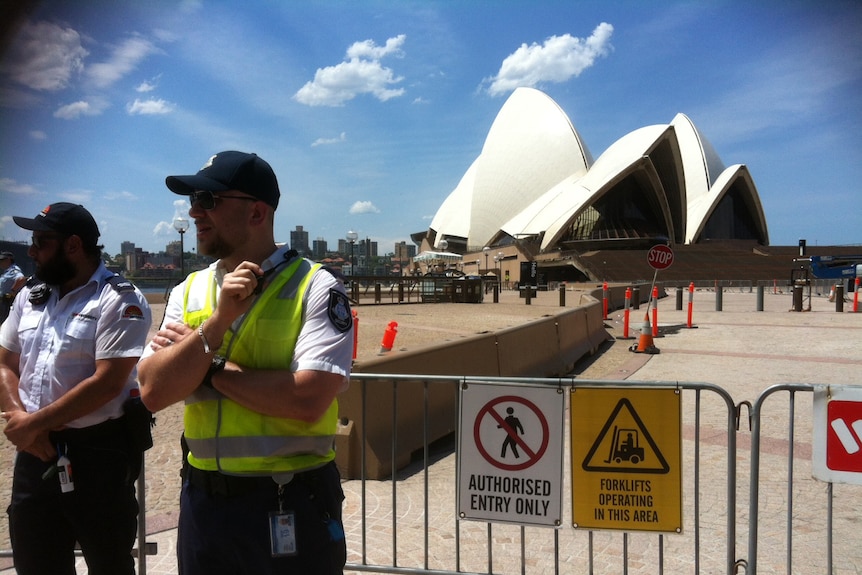 Police operation closes down the Sydney Opera House.