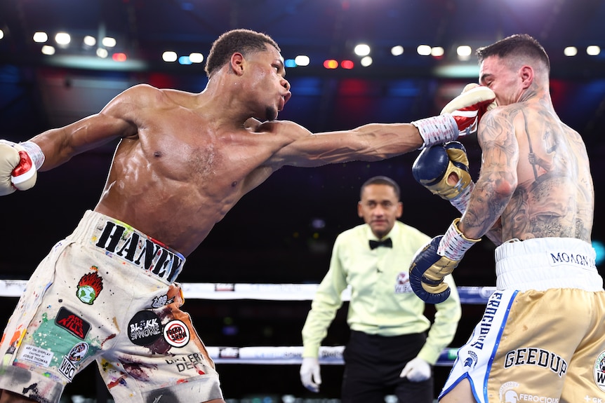 Devin Haney jabs at George Kambosos' face