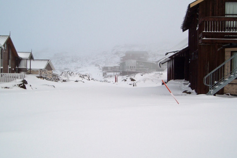 Tasmania's Ben Lomond ski village under snow
