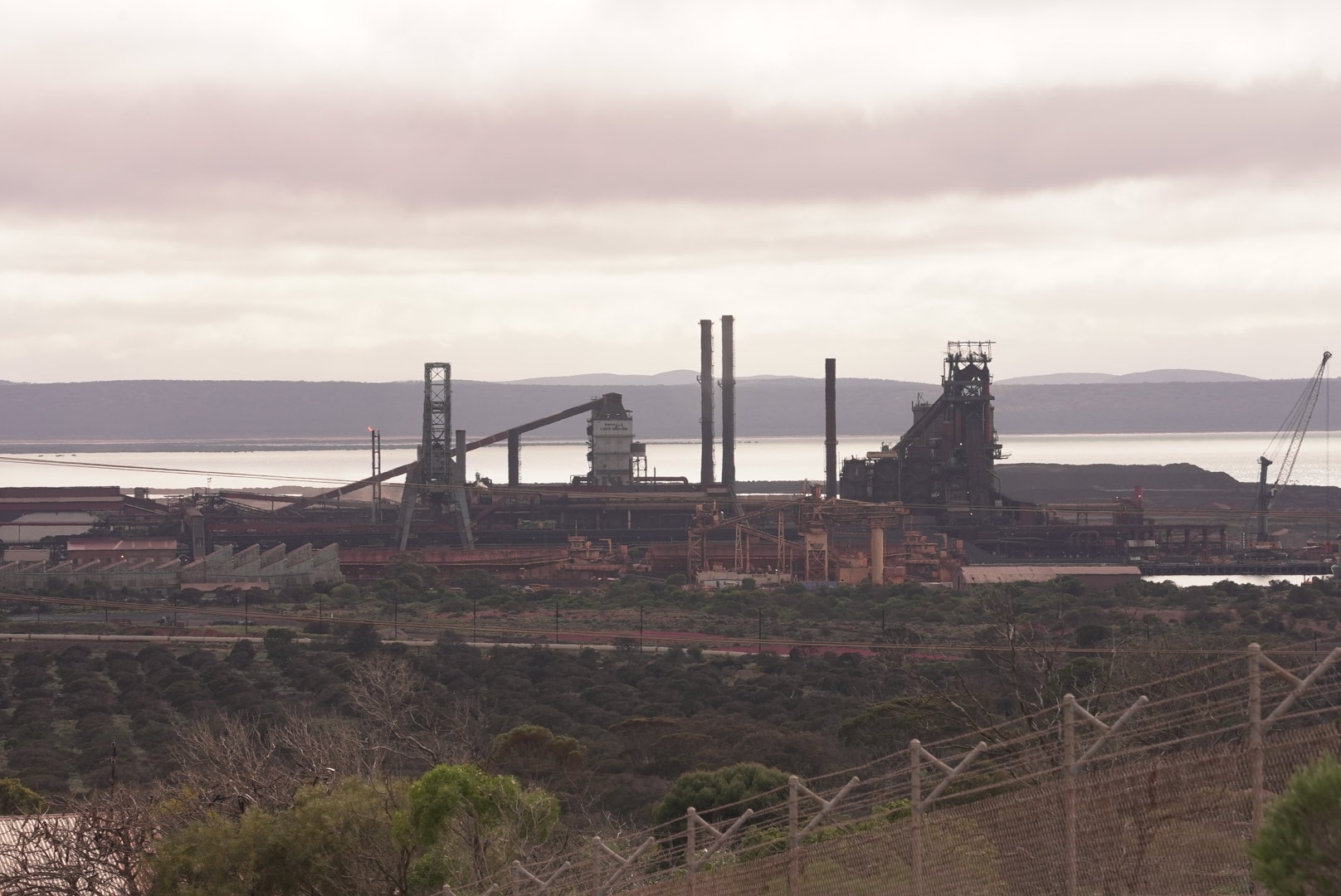 Whyalla steelworkers 'stubbornly determined' to keep plant going