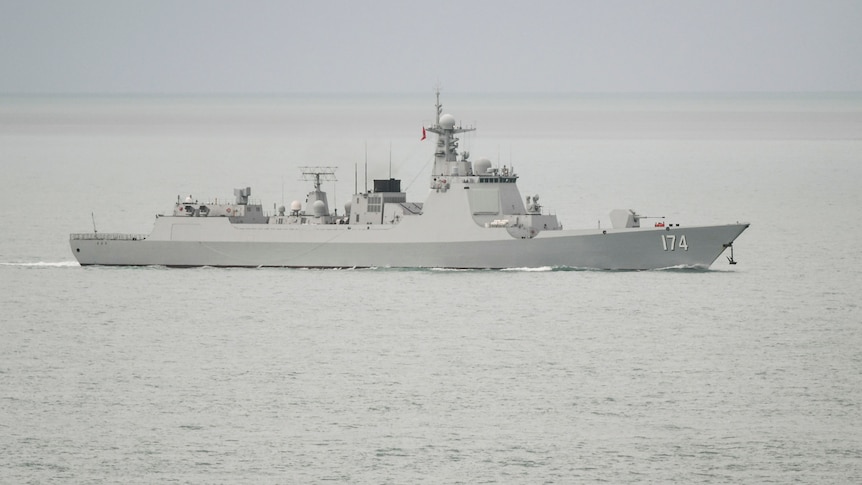 Минобороны обвиняет китайский военный корабль в «опасных» действиях после того, как лазер был направлен на самолет RAAF