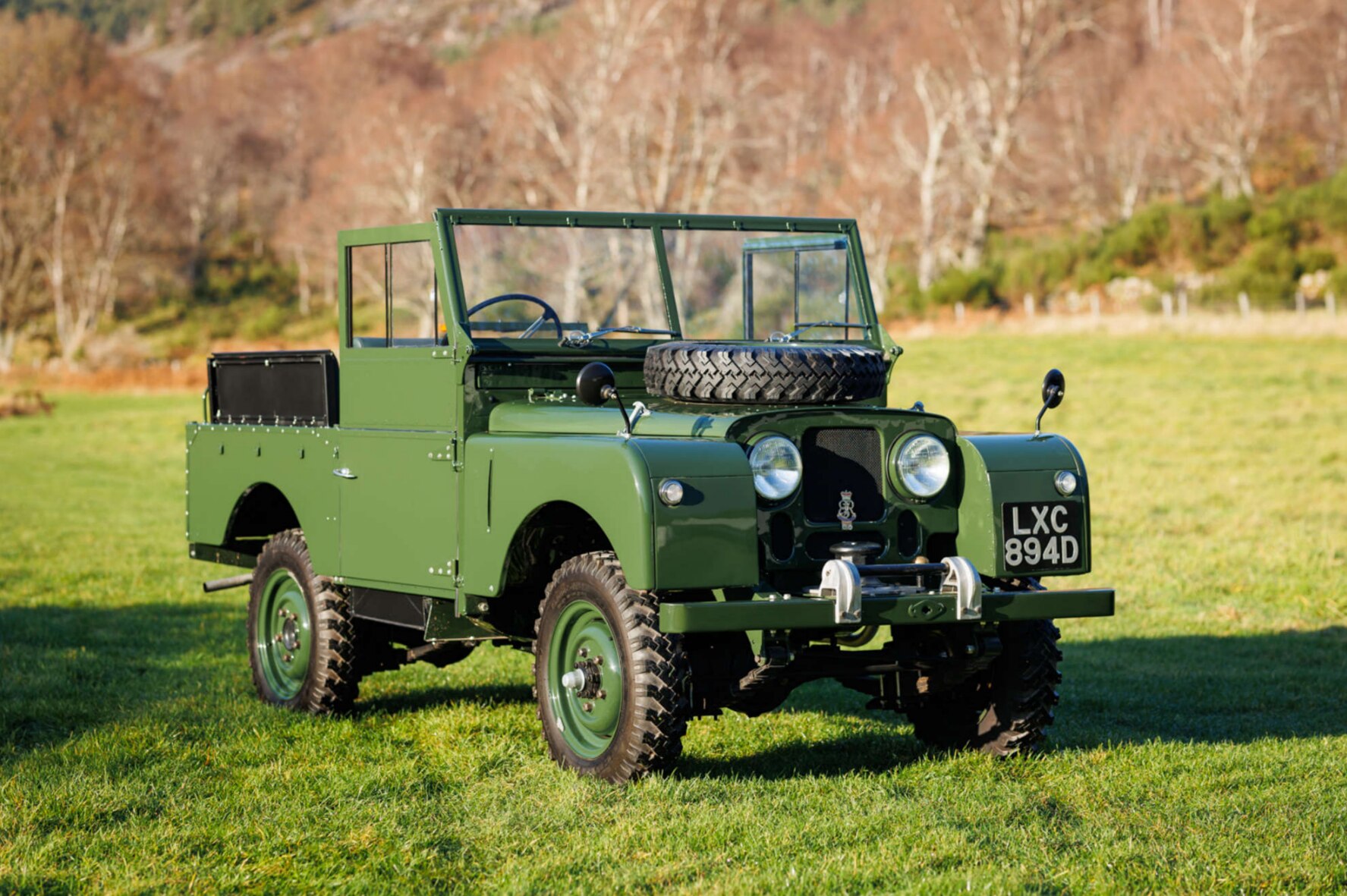 Queen Elizabeth II and Prince Philip's old Land Rover goes up for ...