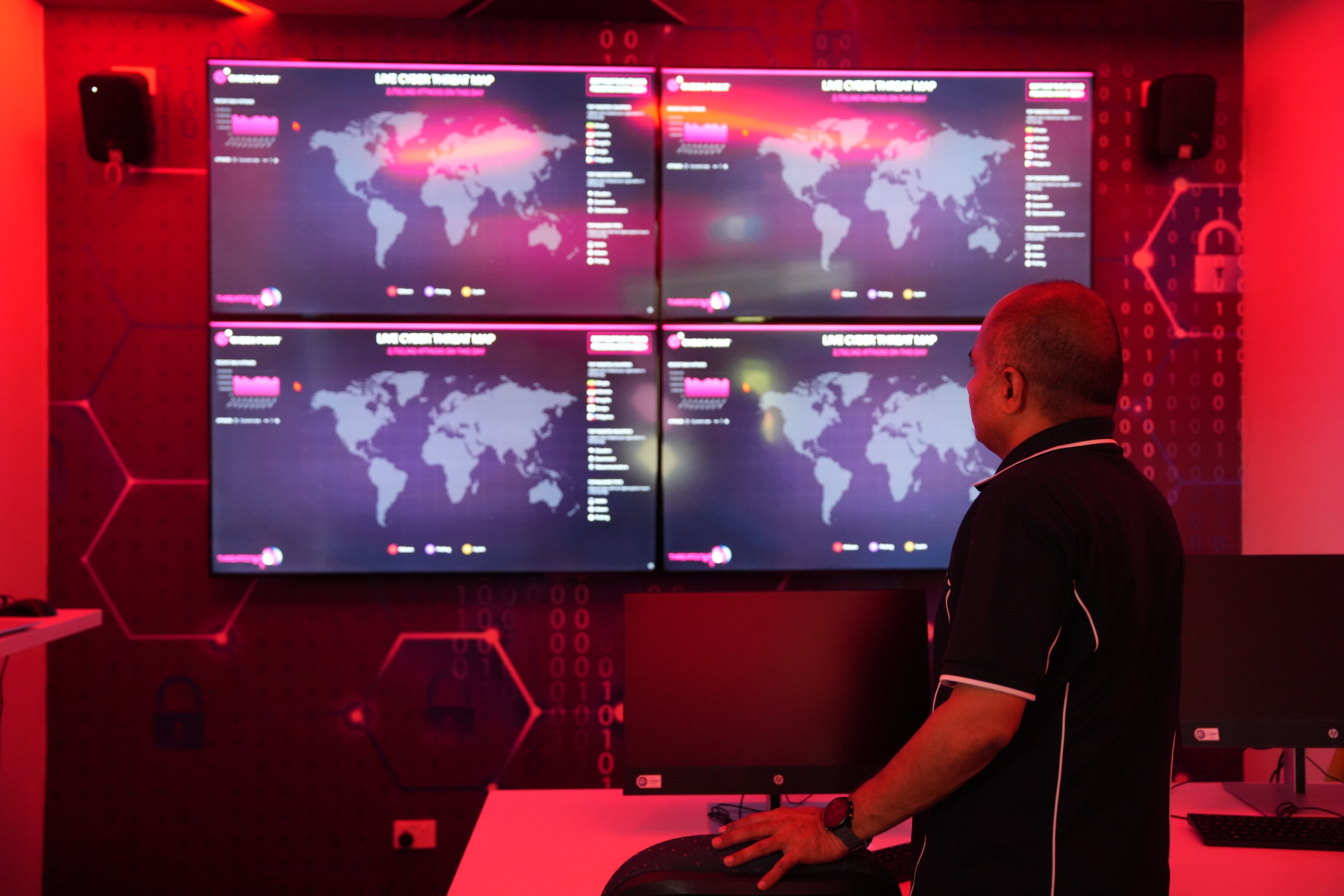Spy agency warns active Russian hackers targeting Australian industry