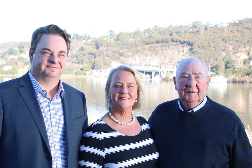 Larter family at the gorge.