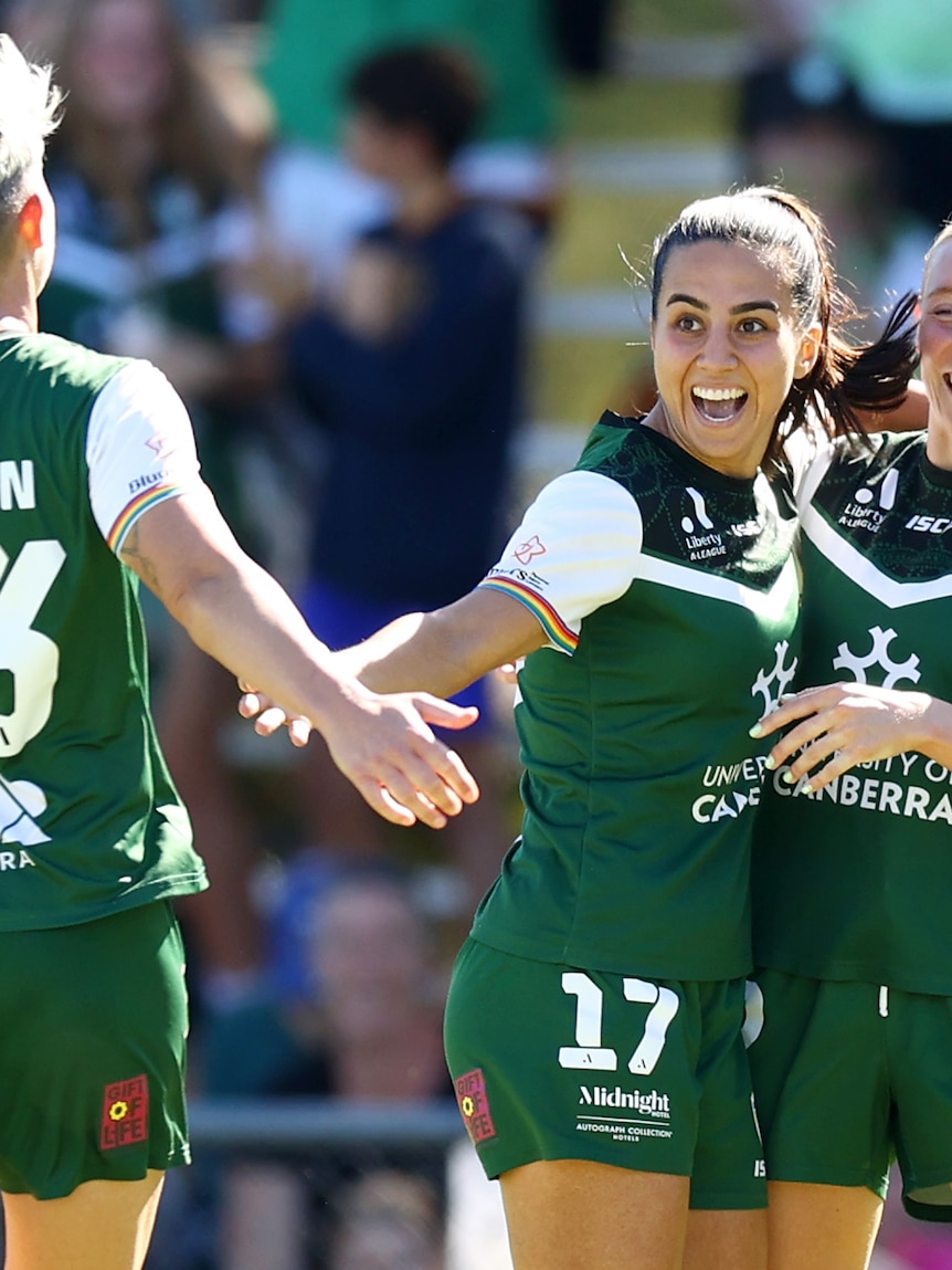 Canberra United saved from folding by last-minute funding injection from ACT government