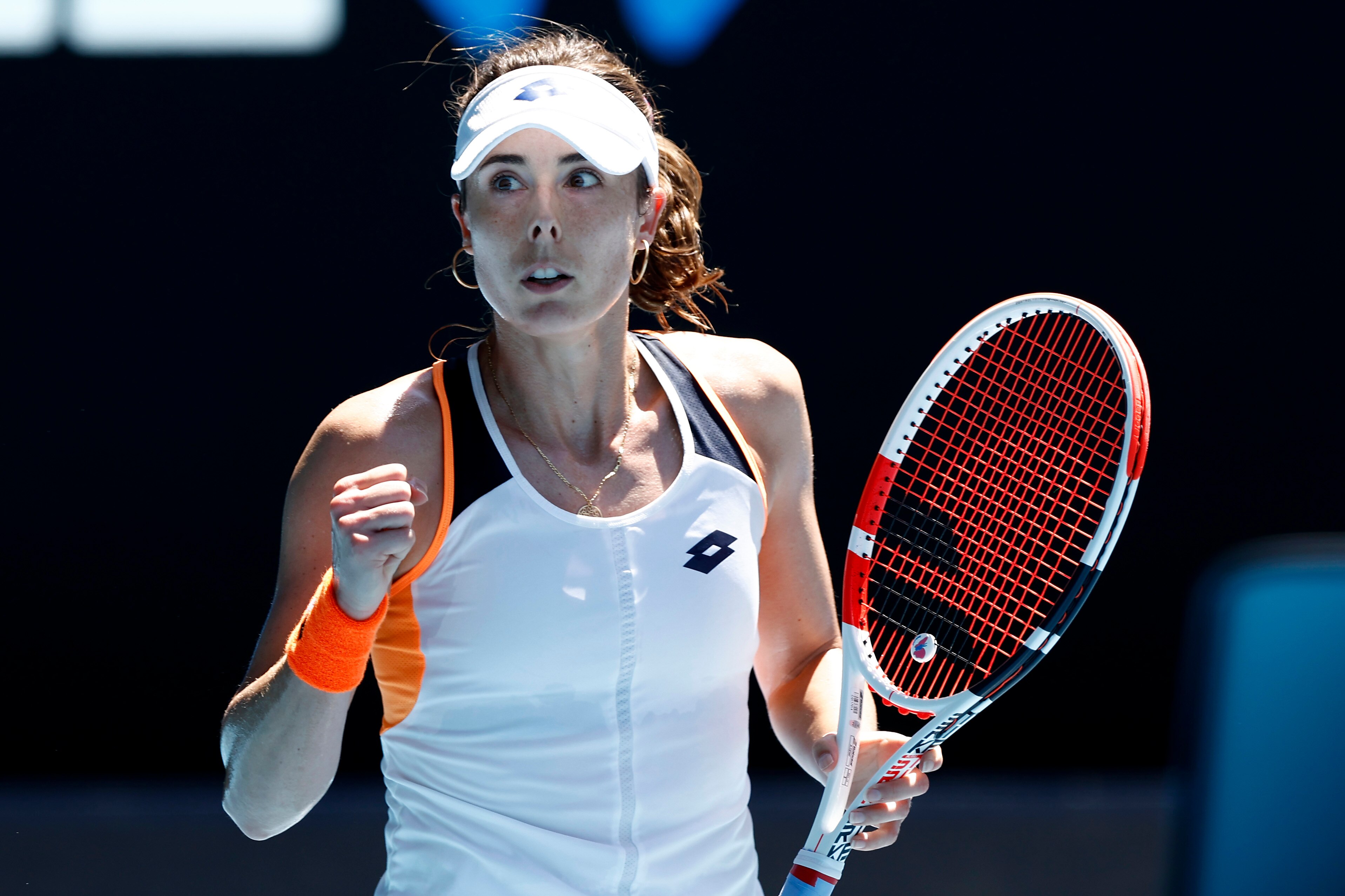 Cornet conquers Halep in the heat to reach Australian Open quarterfinals