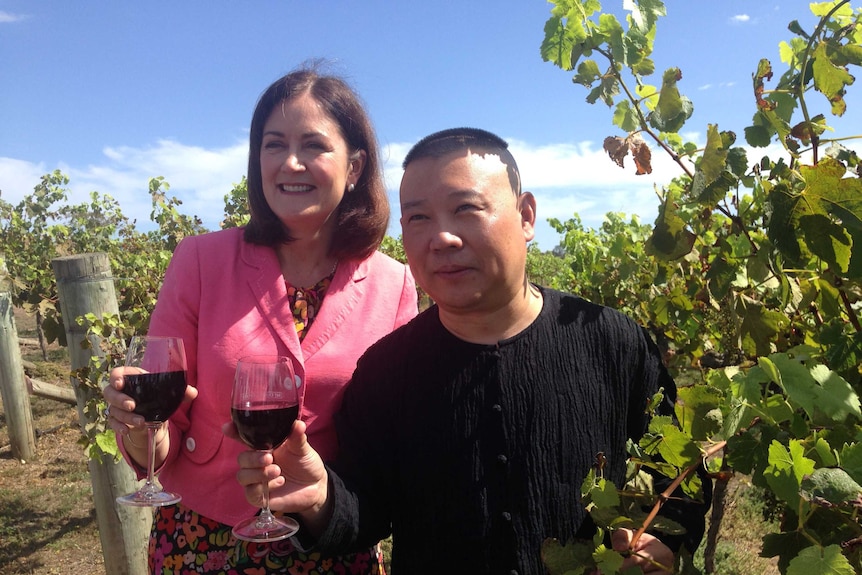 Liberal MP Sarah Henderson, Guo Degang, Chinese comedian share a glass of red wine