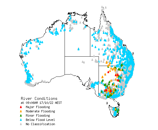 Map of Aus red and orange triangles indicating rivers currently at moderate and major flood levels.