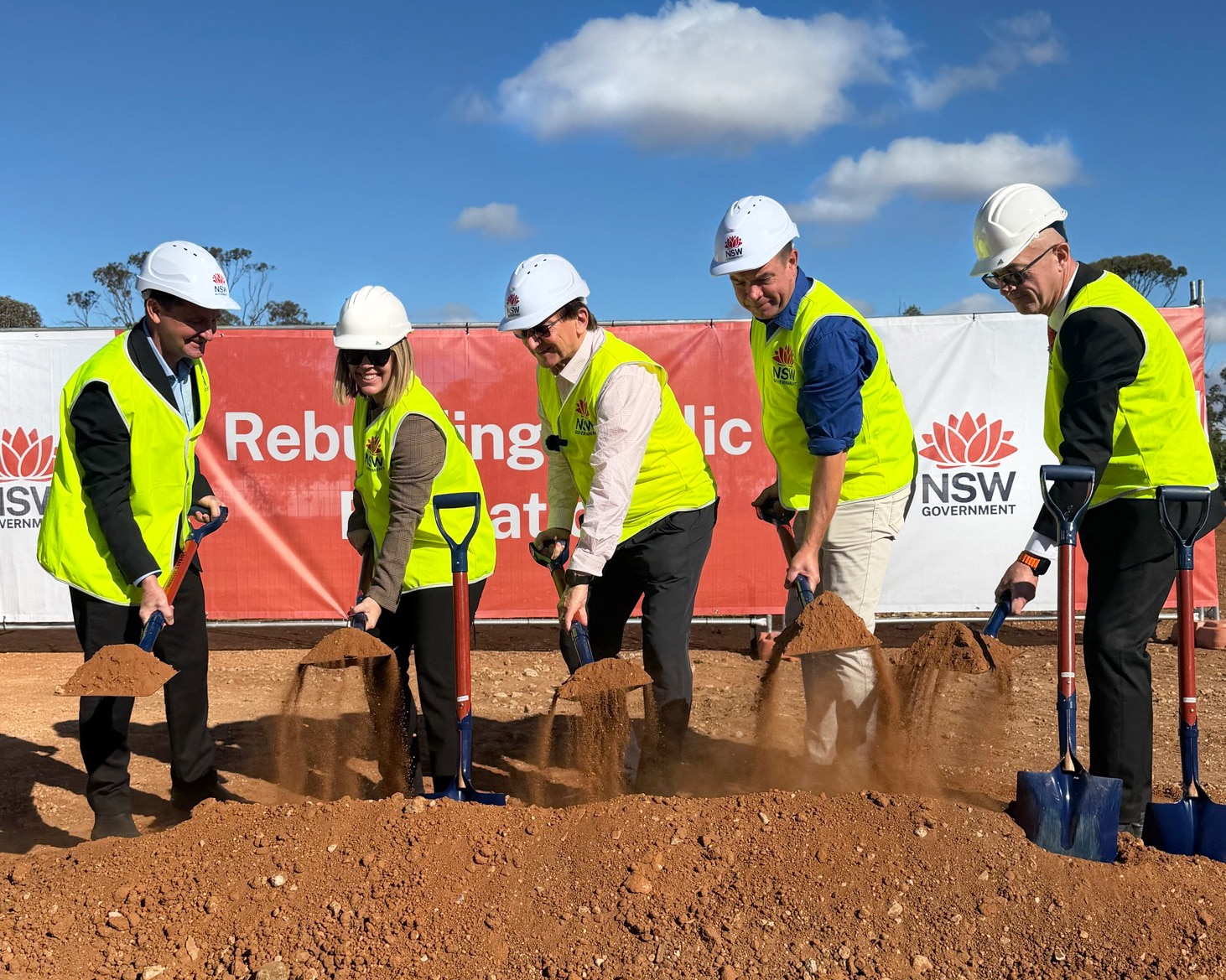 Outback school finally set to be rebuilt after mould forced demolition