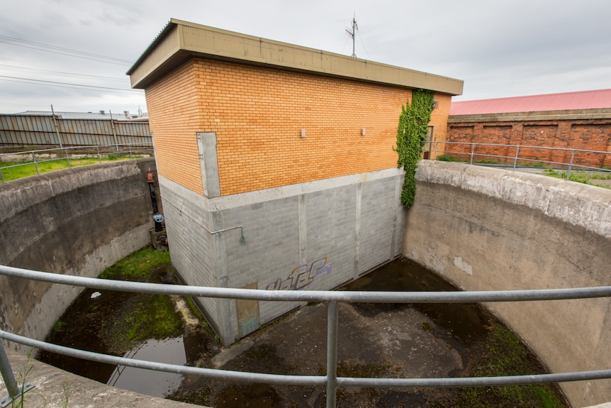 The original Hill Street reservoir was built in 1862 but had leaking problems for residents.