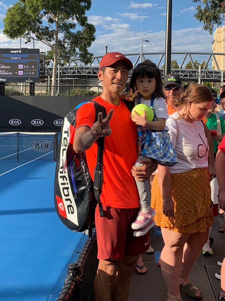 2019 Australian Open Chinese men's single player Li Zhe with his daughter