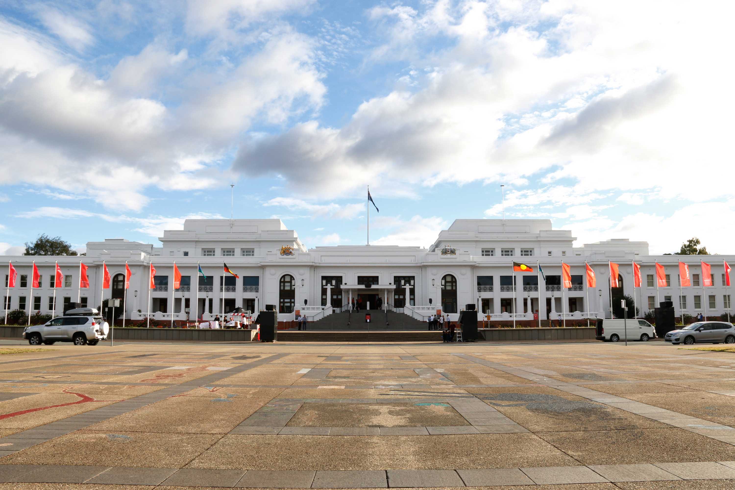 Old Parliament House in Canberra in the daylight.