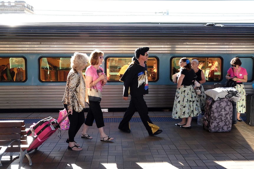 Elvis is in the station