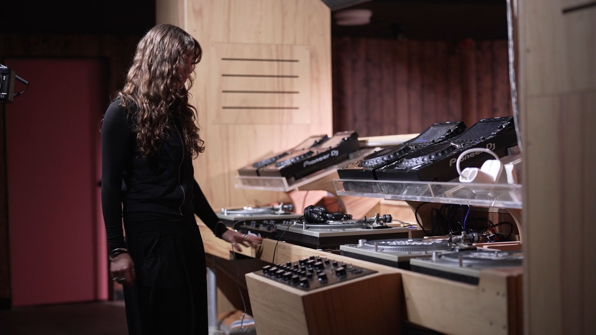 From adjustable DJ booths to vibrating vests: Nightclub's accessible revamp - ABC News & Headlines – Australian Broadcasting Corporation