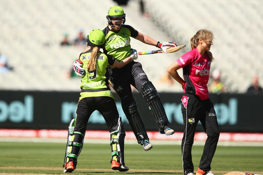 Sydney Thunder celebrate winning runs in WBBL final