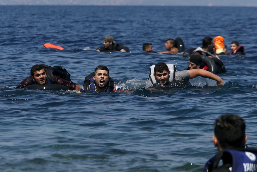 Boat sinks off Lesbos