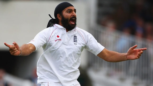 Monty Panesar celebrates a wicket