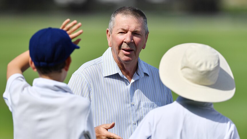 Former test cricket player Rod Marsh coaching students from St Peters College in Adelaide