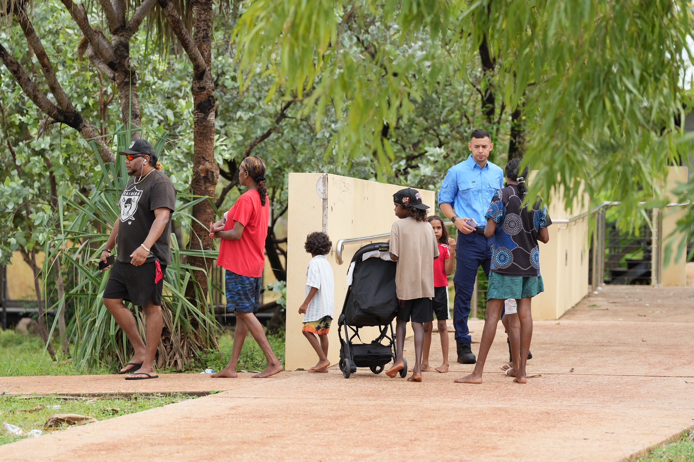 Un funcionario del gobierno ordena a las familias que brinden apoyo