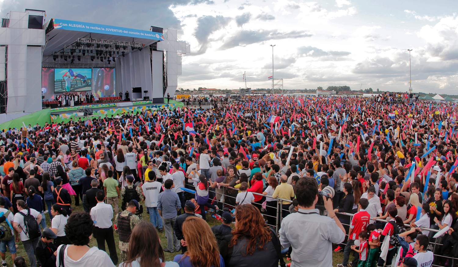 Pope Francis holds mass in Paraguay