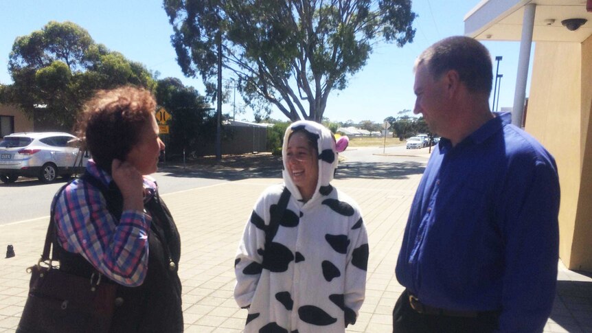 Willunga couple on trial for selling raw milk pictured with supporter Rachel Tyson