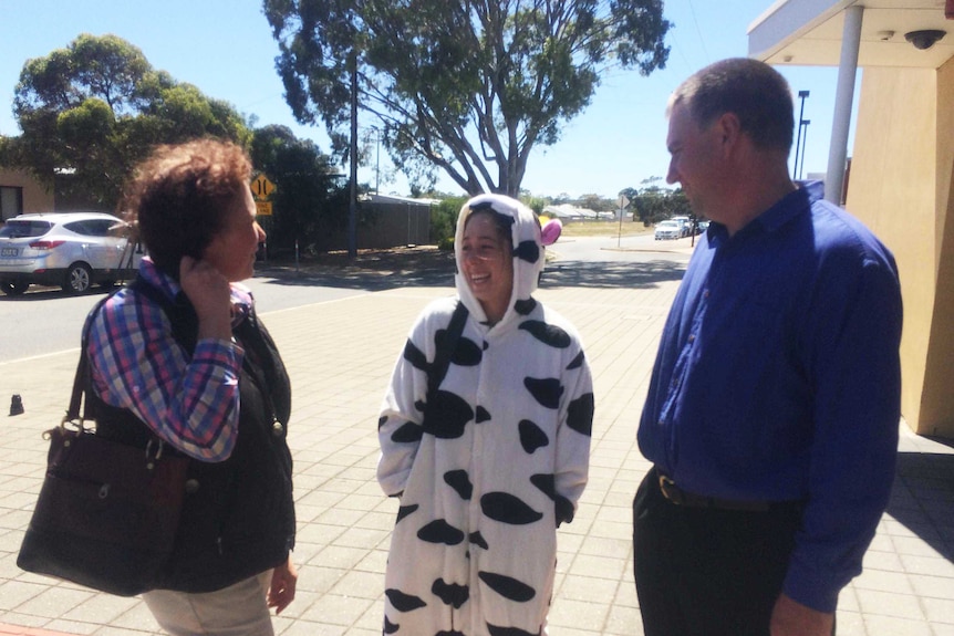 Willunga couple on trial for selling raw milk pictured with supporter Rachel Tyson