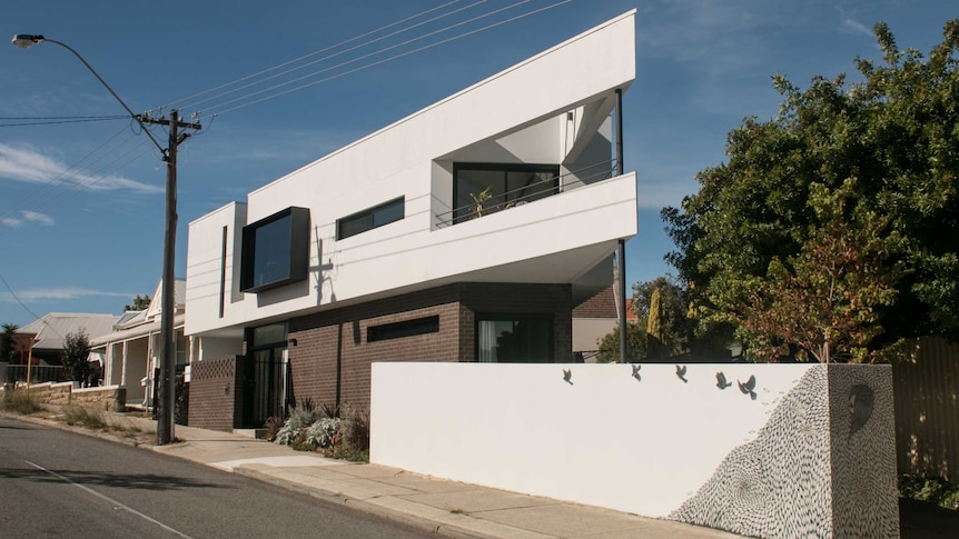 The house fits neatly into the 180sqm triangular block