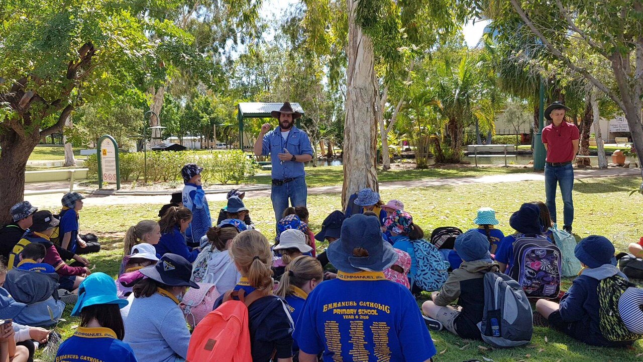 Mackay students head west for school camp to support droughtaffected areas ABC News