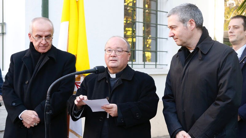 Chile Archbishop Charles Scicluna, father Jordi Bertomey, postolic nuncio in Chile Ivo, Scapolo at a Santiago press conference