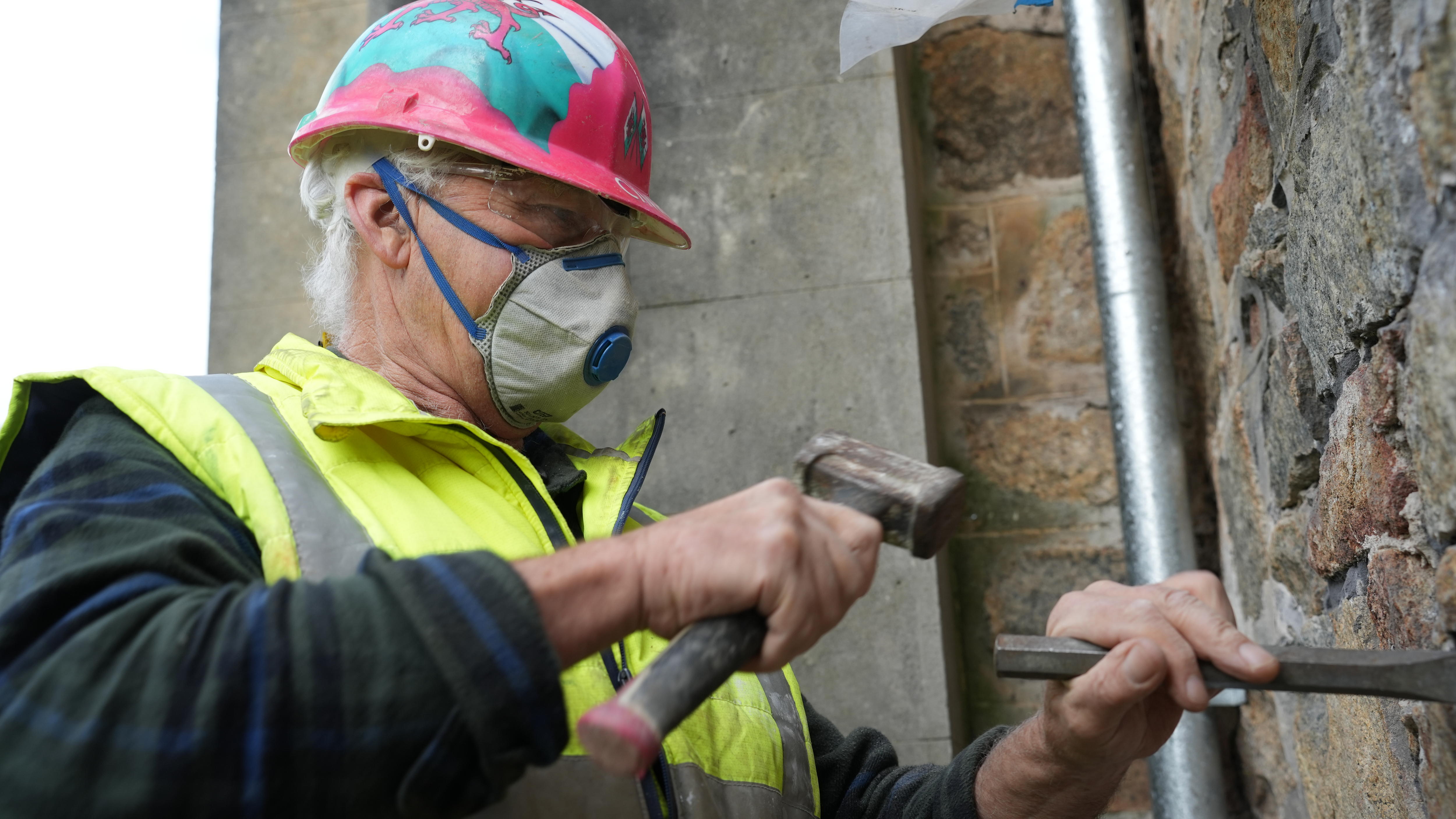 Heritage buildings on cusp of ruin as stonemasons retire