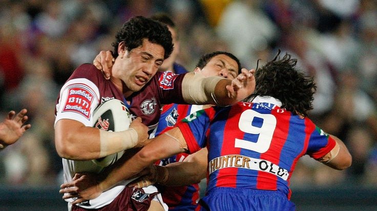 Manly prop Brent Kite runs the ball