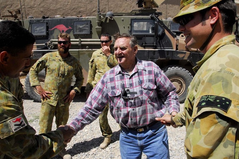 Keith Payne VC talks with Australian troops in Afghanistan