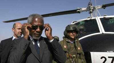 Kofi Annan: the US is in a way trapped in Iraq, trapped in the sense that it cannot stay and it cannot leave. (file photo)