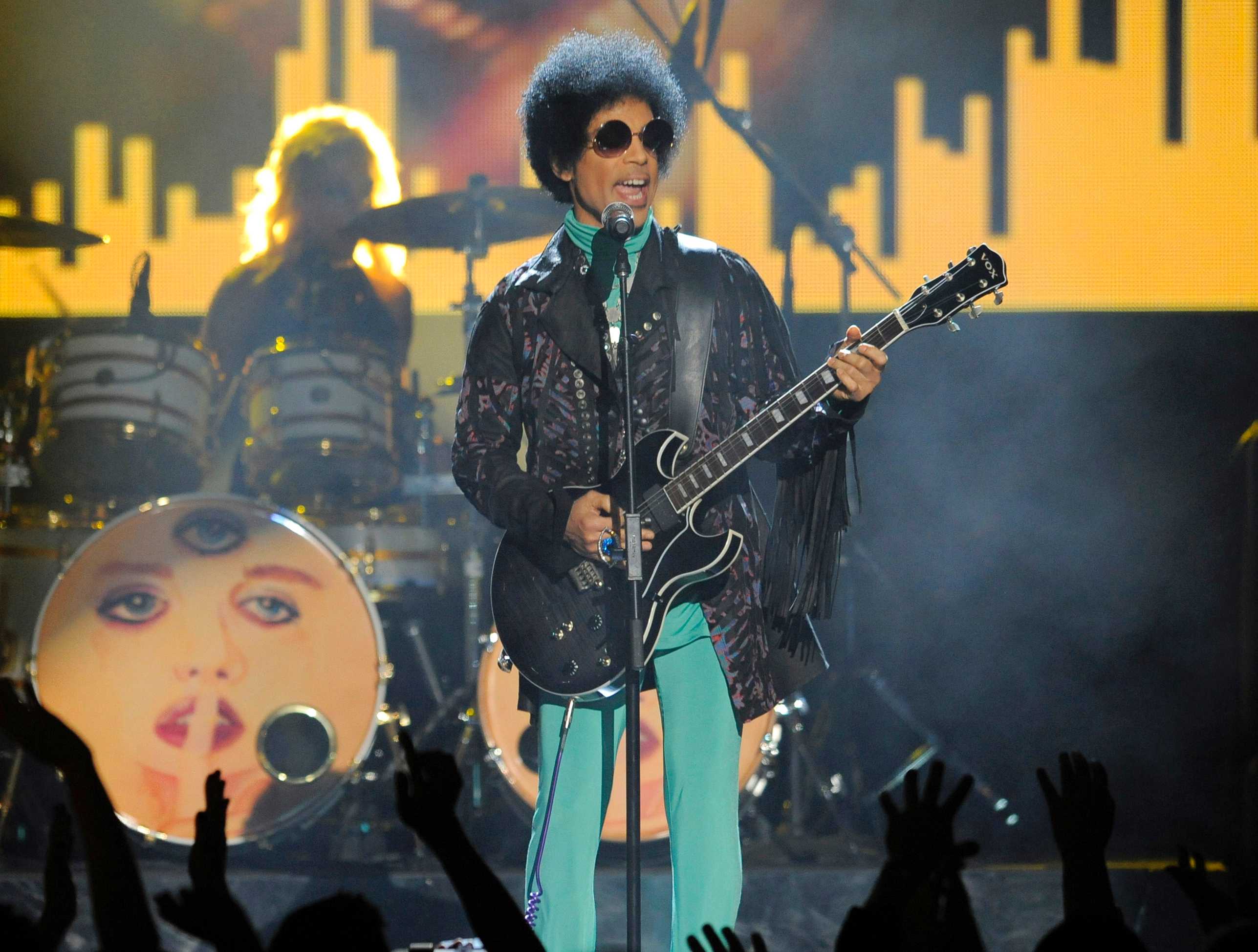 Prince: Judge rejects claim to musician's estate by two alleged ...