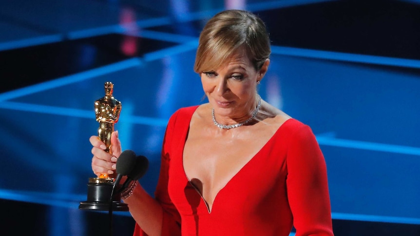 Allison Janney accepts the Oscar for Best Supporting Actress