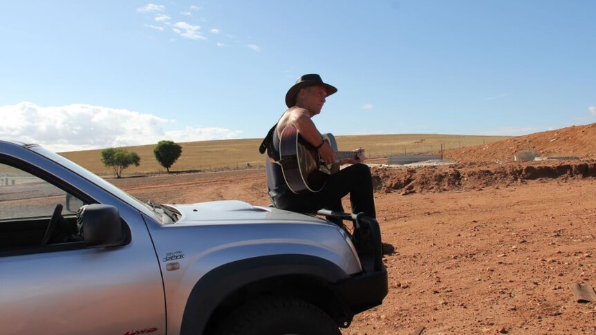 WA country singer and songwriter Pete Byfield