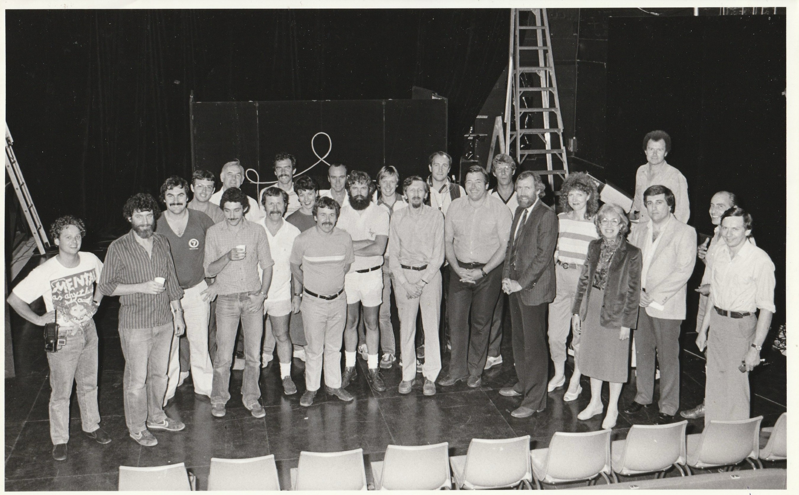 Richard Bradshaw (centre), Jim Henson (seventh from the right) and local ABC production crew from World of Puppetry.