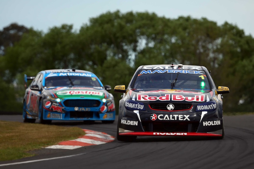 Jamie Whincup races at Bathurst