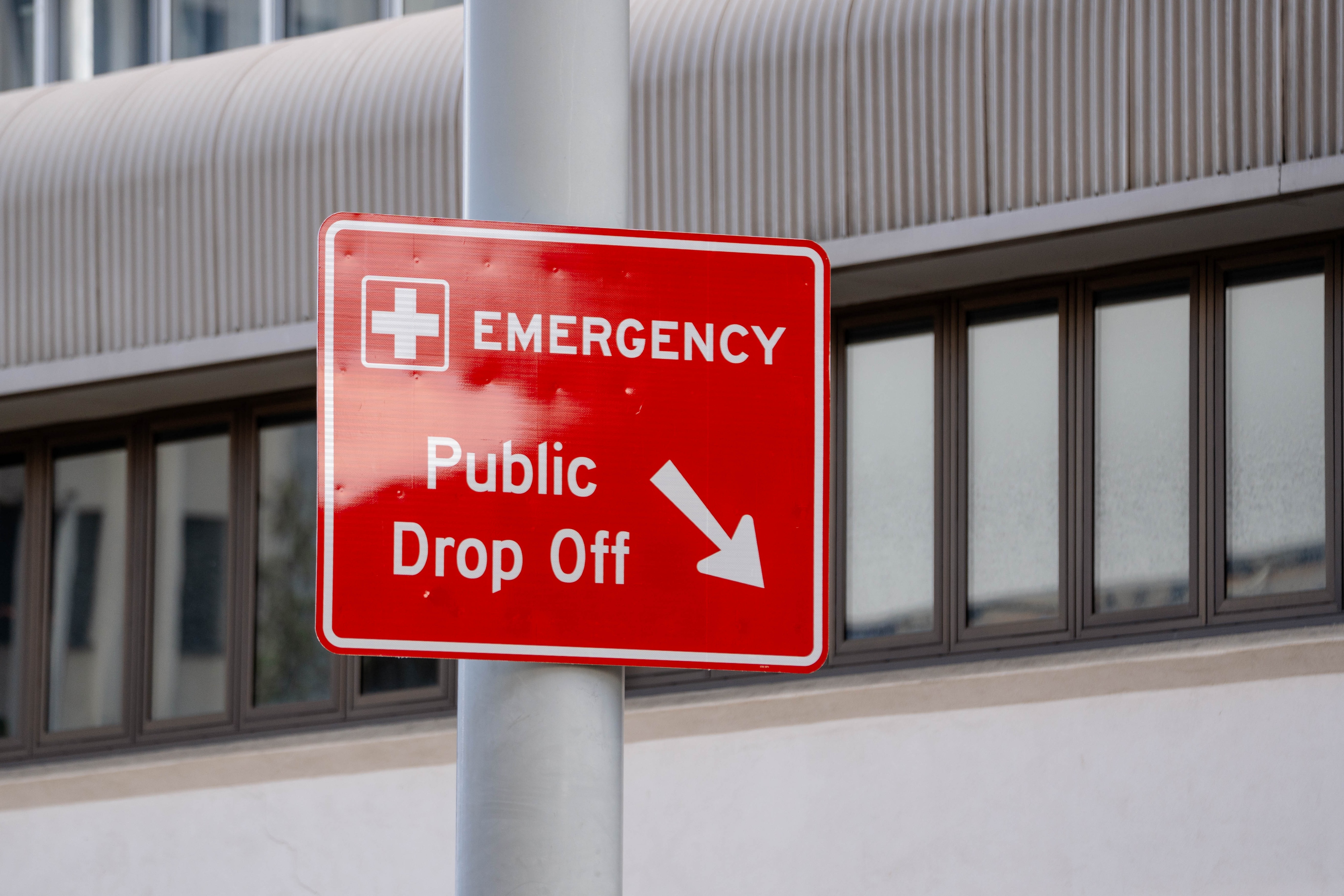 Health system in 'perpetual crisis' demands inquiry, doctors say