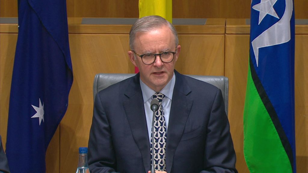 Prime Minister Anthony Albanese to consider Ukrainian President Volodymyr  Zelenskyy's invitation to visit Kyiv - ABC News