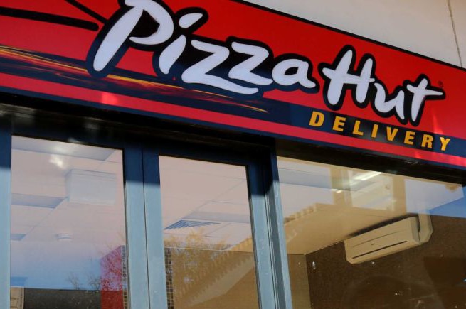 The exterior of a Pizza Hut restaurant in Perth.