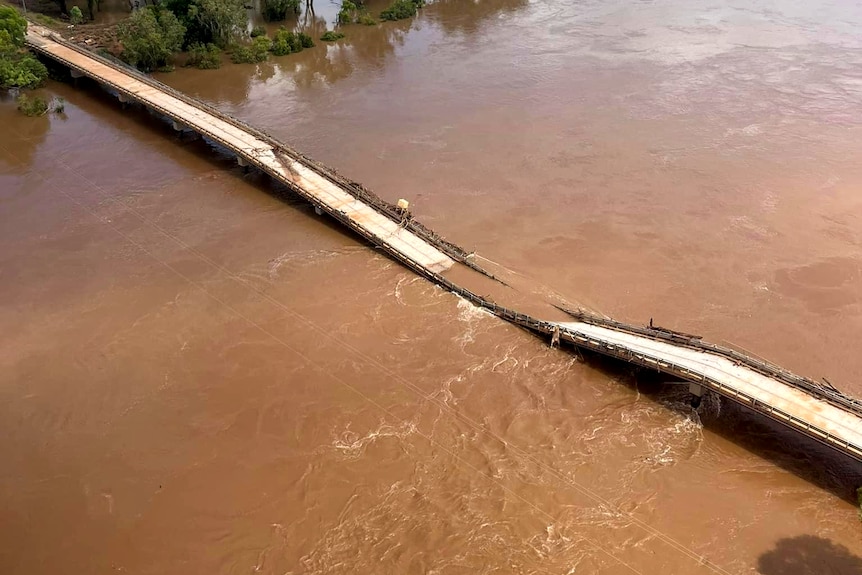 WA floods rebuild may take 'months' as falling Kimberley water levels